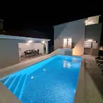Kuca Za Odmor Feniks Villa *