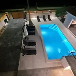 Kuca Za Odmor Feniks Villa