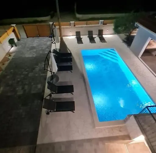 Kuca Za Odmor Feniks Villa