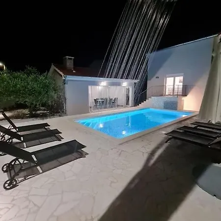 Kuca Za Odmor Feniks Villa