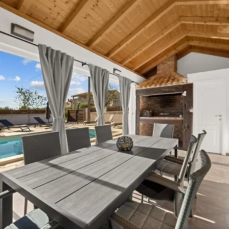 Kuca Za Odmor Feniks Villa